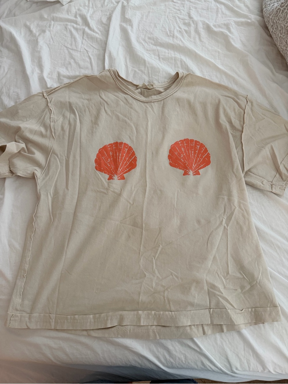 Women’s cream Short-Sleeve Tee with Orange Shell Print